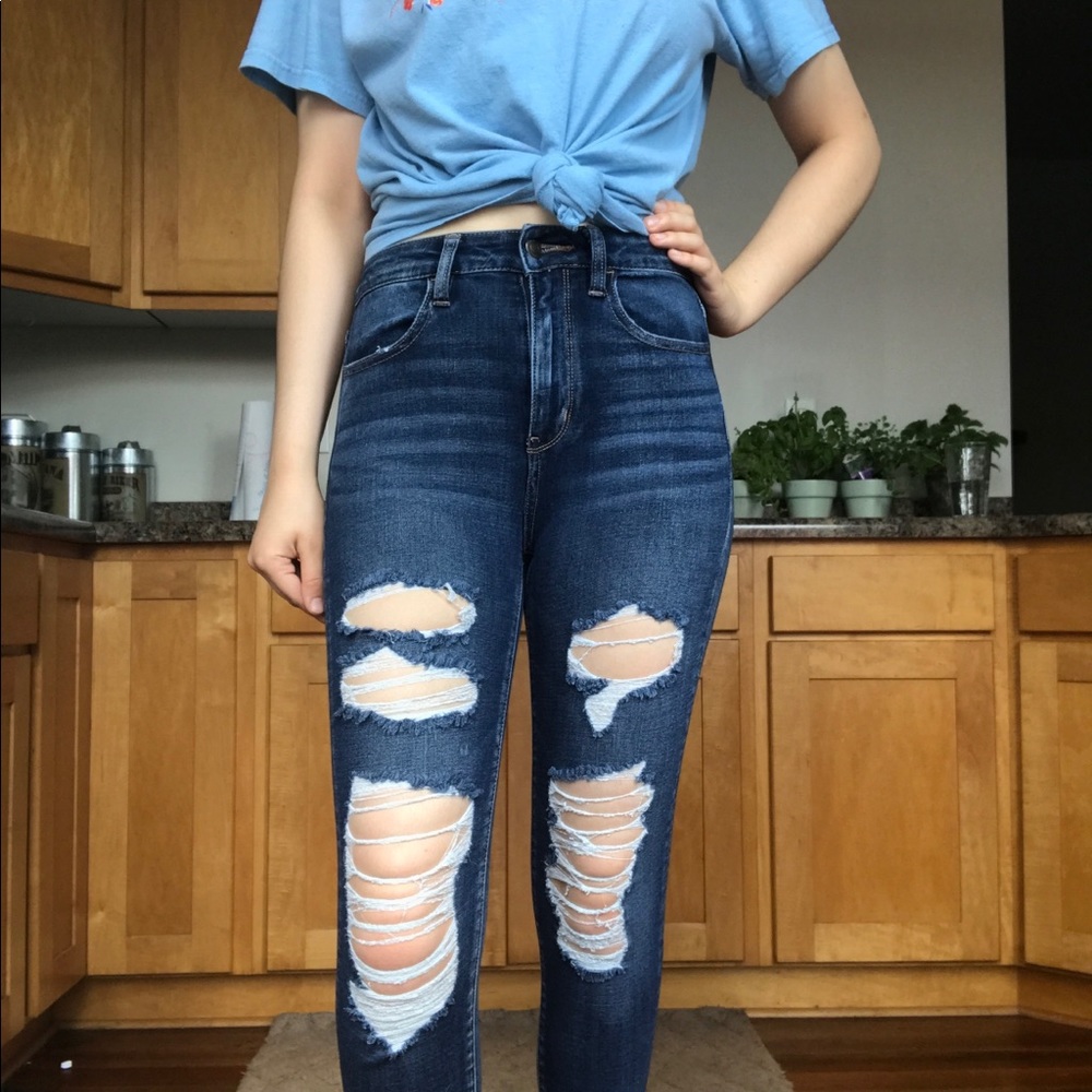 High waisted American Eagle ripped jeans